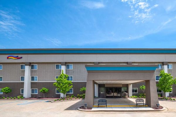 Baymont By Wyndham Mt. Pleasant - Mount Pleasant, MI