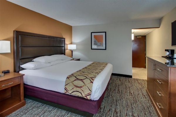Drury Inn And Suites Evansville East - Evansville, IN