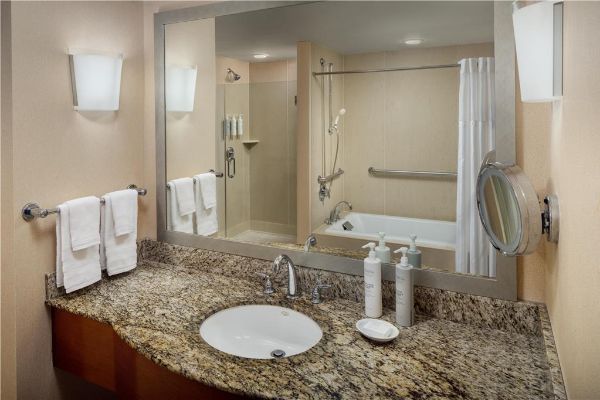 Hilton Garden Inn Portland Downtown Waterfront - Portland, ME