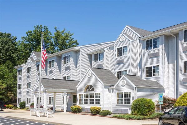 Microtel Inn & Suites By Wyndham Hillsborough - Chapel Hill, NC