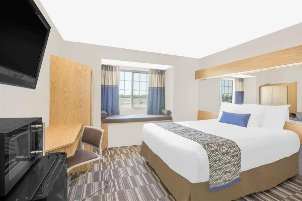 Microtel Inn & Suites By Wyndham Ames - Ames, IA