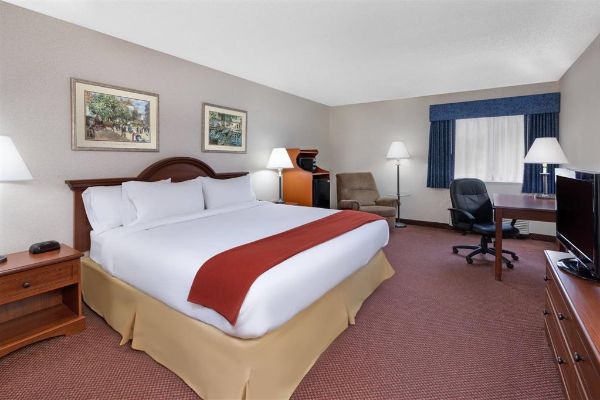 Baymont By Wyndham Howell/brighton - Howell, MI
