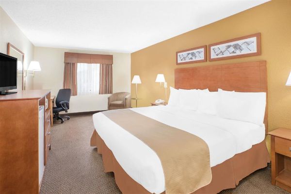 Baymont By Wyndham Port Huron - Port Huron
