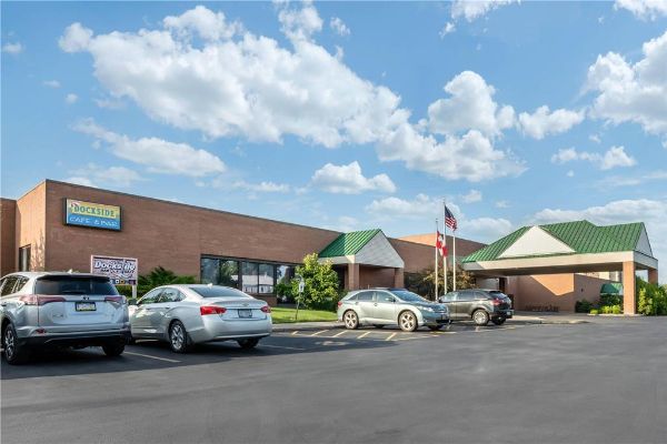 Clarion Hotel Conference Center On Lake Erie - Fredonia, NY