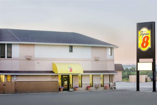 Super 8 By Wyndham Casper West By The River - 캐스퍼