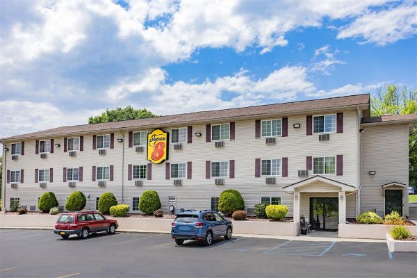 Super 8 By Wyndham Johnstown/gloversville - Gloversville, NY