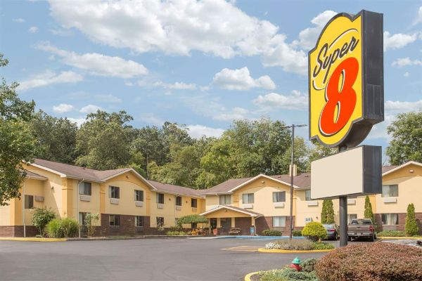 Super 8 By Wyndham Radford Va - Blacksburg, VA