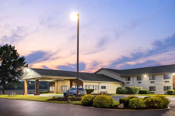 Super 8 By Wyndham Henrietta/rochester Area - Lima, NY