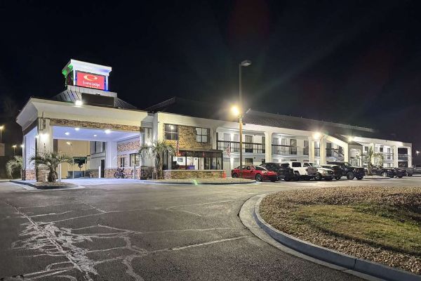 Econo Lodge Inn & Suites Macon North - Macon