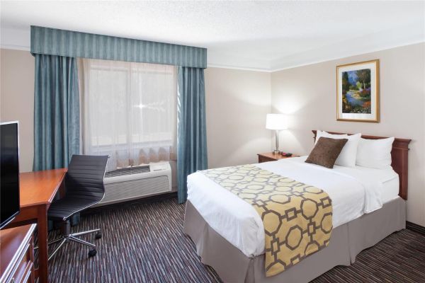 Baymont By Wyndham Texarkana - Texarkana, TX