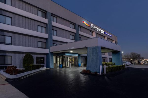 Baymont By Wyndham Arlington - Arlington, TX
