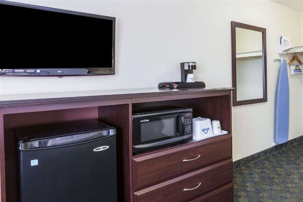 Days Inn By Wyndham Santa Maria - Santa Maria, CA