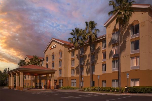 Comfort Inn & Suites Orlando North - Sanford, FL