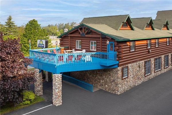 Days Inn By Wyndham Mackinaw City/bridgeview Area - Mackinaw City, MI