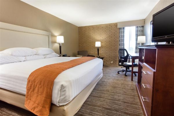 Drury Inn And Suites Kansas City Airport - Parkville, MO