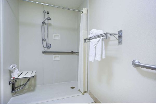 Days Inn By Wyndham Columbus Airport - Columbus, OH