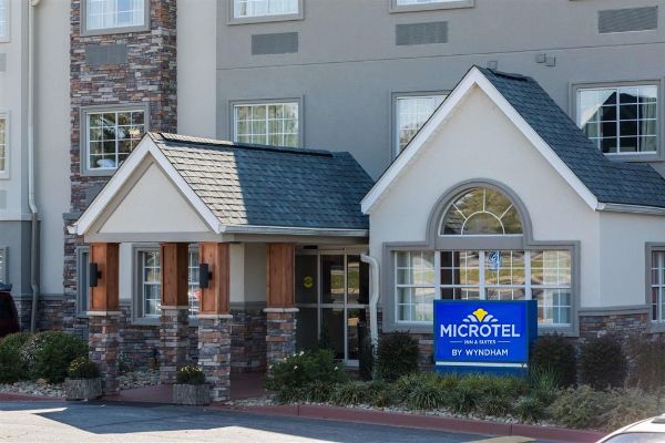 Microtel Inn & Suites By Wyndham Greenville / Woodruff Rd - Greenville, SC
