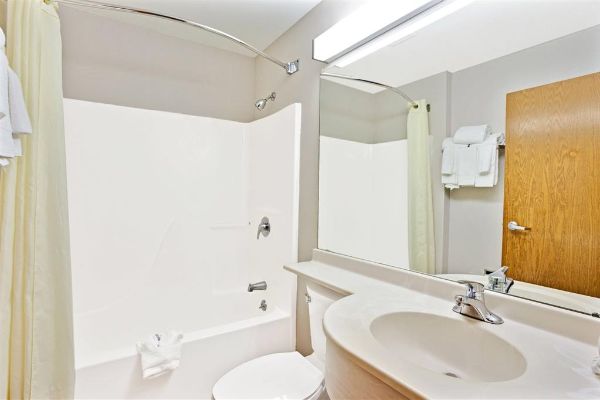 Microtel Inn & Suites By Wyndham Roseville/detroit Area - Warren, MI