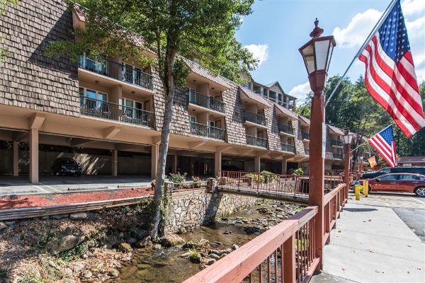 Quality Inn Creekside - Downtown Gatlinburg - Gatlinburg, TN