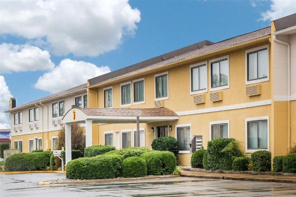 Super 8 By Wyndham Jonesboro - Jonesboro, AR