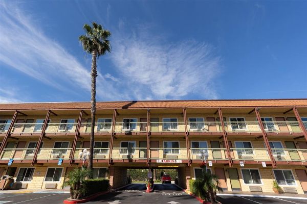 Super 8 By Wyndham Anaheim/disneyland Drive - Anaheim, CA