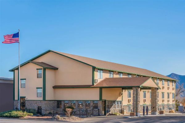 Super 8 By Wyndham Cortez/mesa Verde Area - Dolores, CO