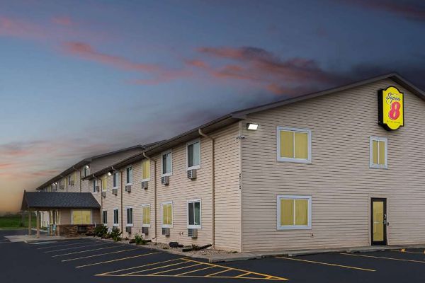 Super 8 By Wyndham Council Bluffs Ia Omaha Ne Area - Omaha, NE