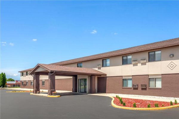 Baymont By Wyndham Oshkosh Airport - Oshkosh