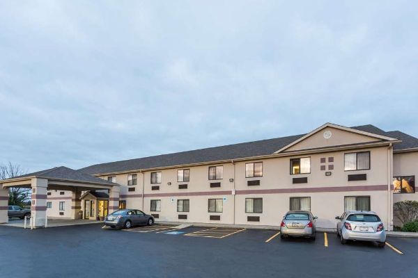 Super 8 By Wyndham Yorkville - Plano, IL