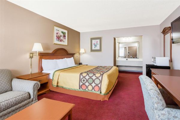 Super 8 By Wyndham Greensboro - Greensboro, NC