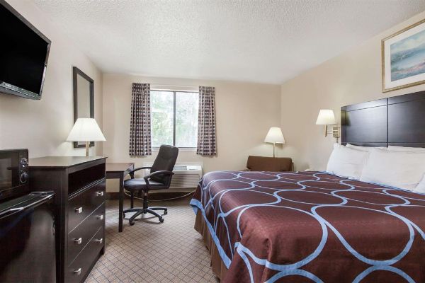 Super 8 By Wyndham Cleveland Tx - 克里夫蘭