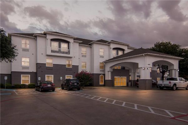 Super 8 By Wyndham Fort Worth Stockyards - Fort Worth, TX