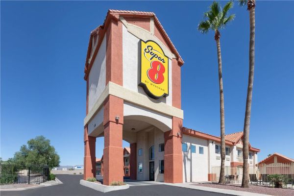 Super 8 By Wyndham Tucson/grant Road Area Az - Tucson, AZ
