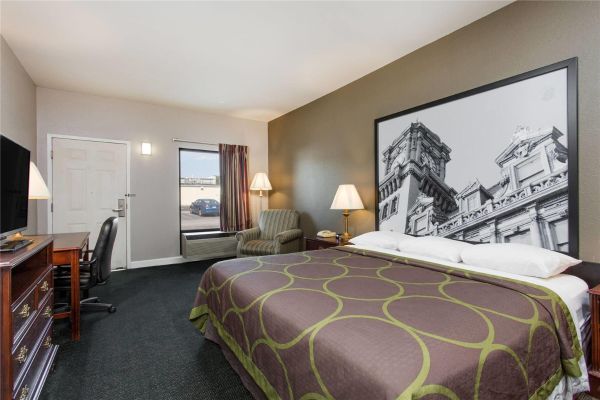 Super 8 By Wyndham Petersburg - Petersburg, VA