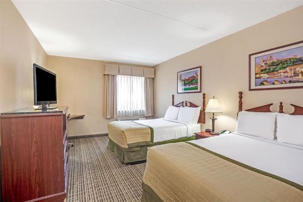 Baymont By Wyndham Louisville Airport South - Louisville, KY