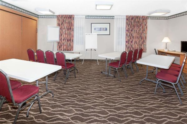Baymont By Wyndham Fort Wayne - Fort Wayne, IN