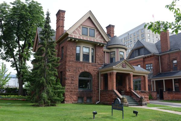 The Inn On Ferry Street - Detroit, MI