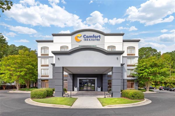Comfort Inn & Suites Greenville Near East Carolina University - Greenville, NC