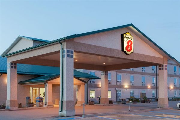 Super 8 By Wyndham Swan River Mb - Swan River