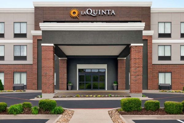 La Quinta Inn & Suites By Wyndham Springfield Airport Plaza - Springfield