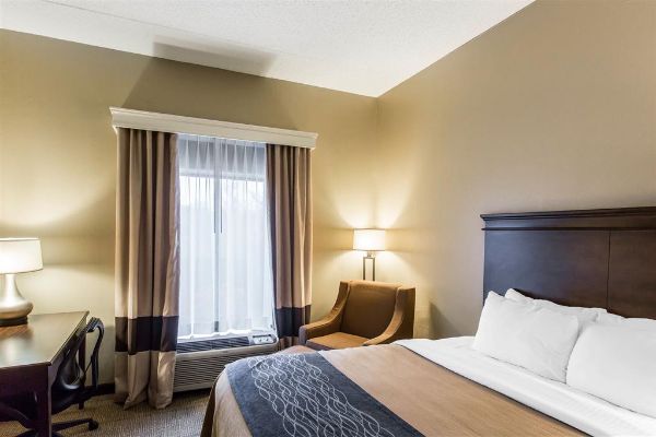 Comfort Inn And Suites Cookeville - Cookeville, TN