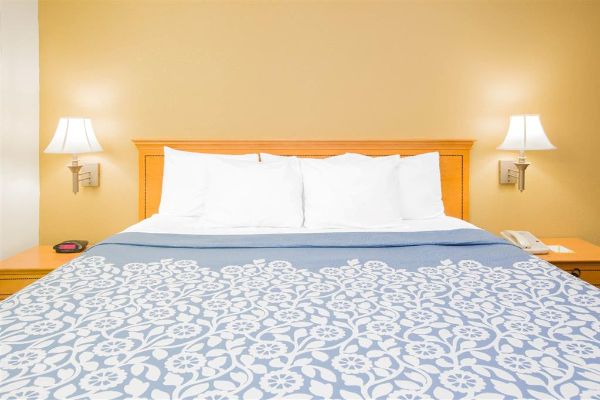 Days Inn By Wyndham Hattiesburg Ms - Hattiesburg, MS