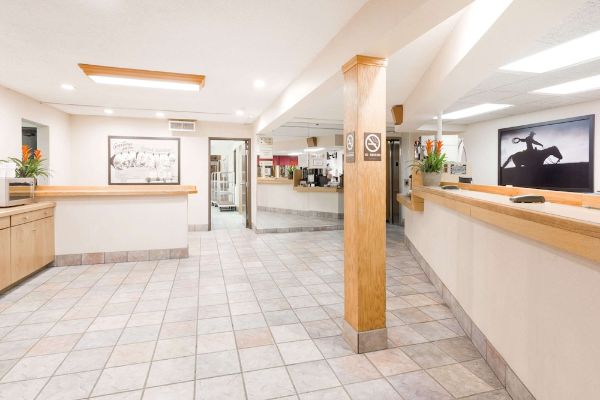 Super 8 By Wyndham Grand Junction Colorado - Grand Junction, CO