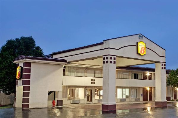 Super 8 By Wyndham Oklahoma/frontier City - Edmond, OK