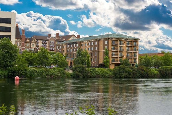 Oxford Suites Spokane - Spokane, WA