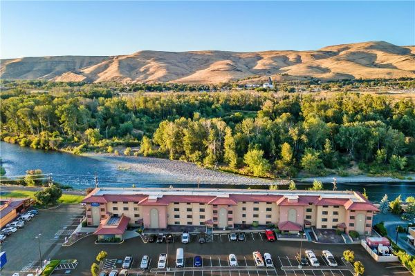 Baymont By Wyndham Yakima Riverfront - Yakima, WA