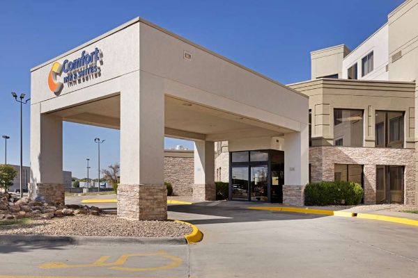 Comfort Inn & Suites Wichita Northeast - Wichita