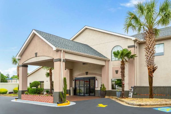 Ramada By Wyndham Locust Grove - McDonough, GA