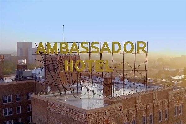 Trademark Collection By Wyndham Ambassador Hotel Milwaukee - Milwaukee