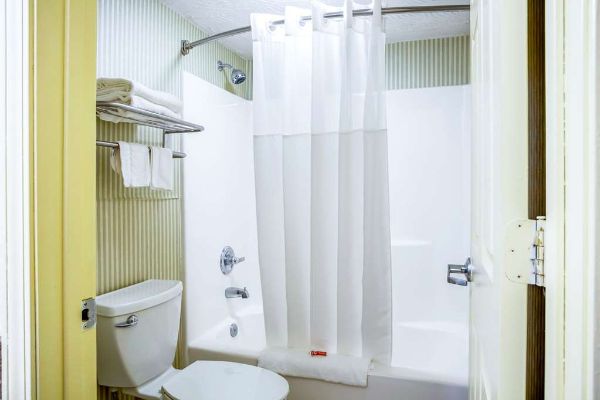 Econo Lodge Huntington - Barboursville University Area - Barboursville, WV